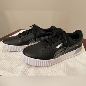 PUMA black and snakeskin Softfoam sneakers. Size 7